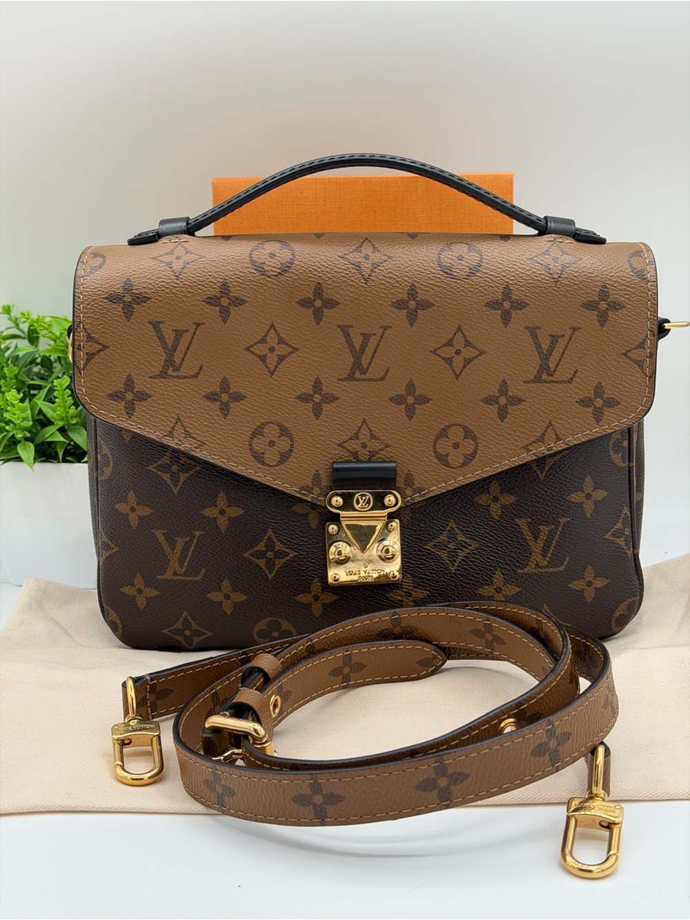 Louis Vuitton Reverse Monogram Métis top Handle Shoulder Bag🔥😍